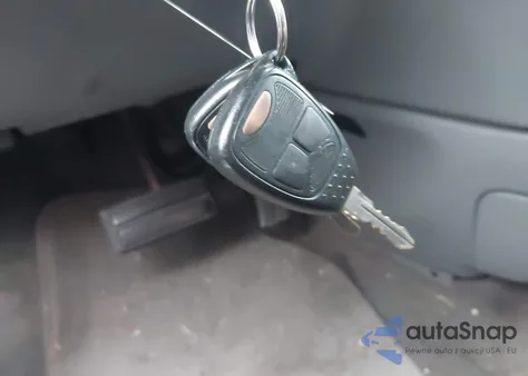 2005 Chrysler Town & Country Lx из США, поврежденный, VIN 2C4GP44R25R566409